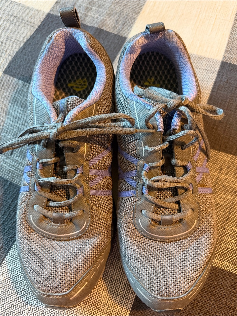 Abeo Women's Gray Athletic Walking Shoes with Lavender Accents
